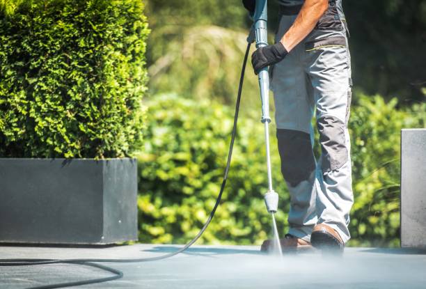 Best Pool Deck Cleaning  in Smithfield, VA